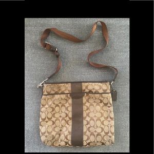 Coach Crossbody Purse | Timeless Style & Compact Convenience